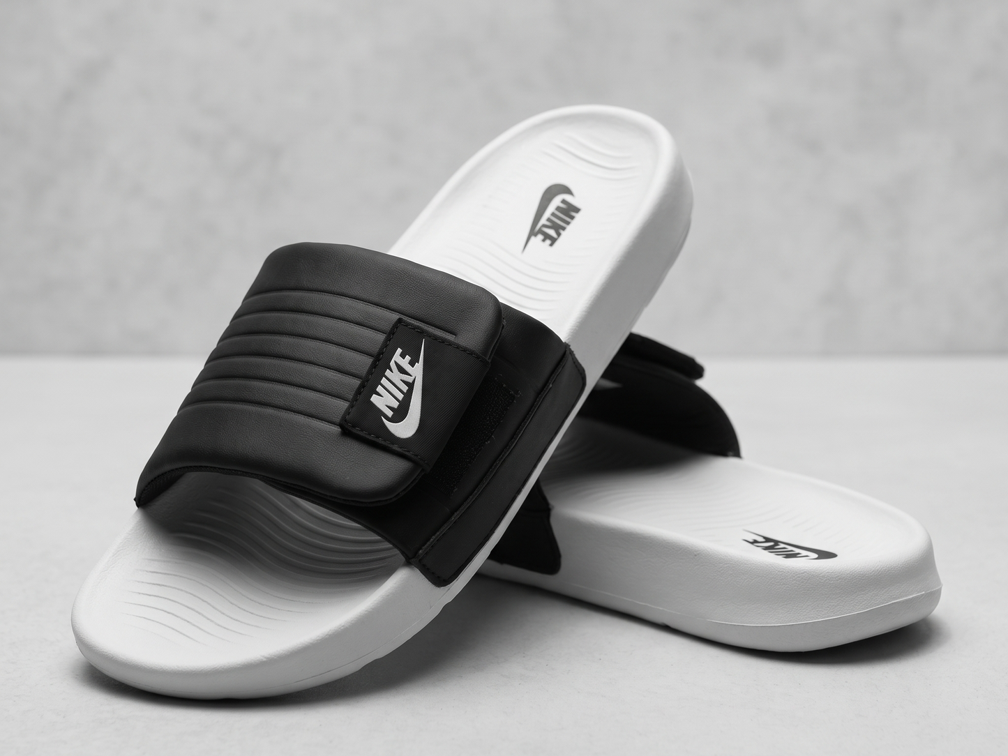 NK Off-Court Adjust - White Frost